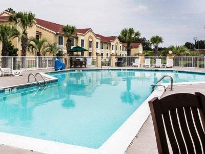 Hotel Comfort & I-95 Walterboro